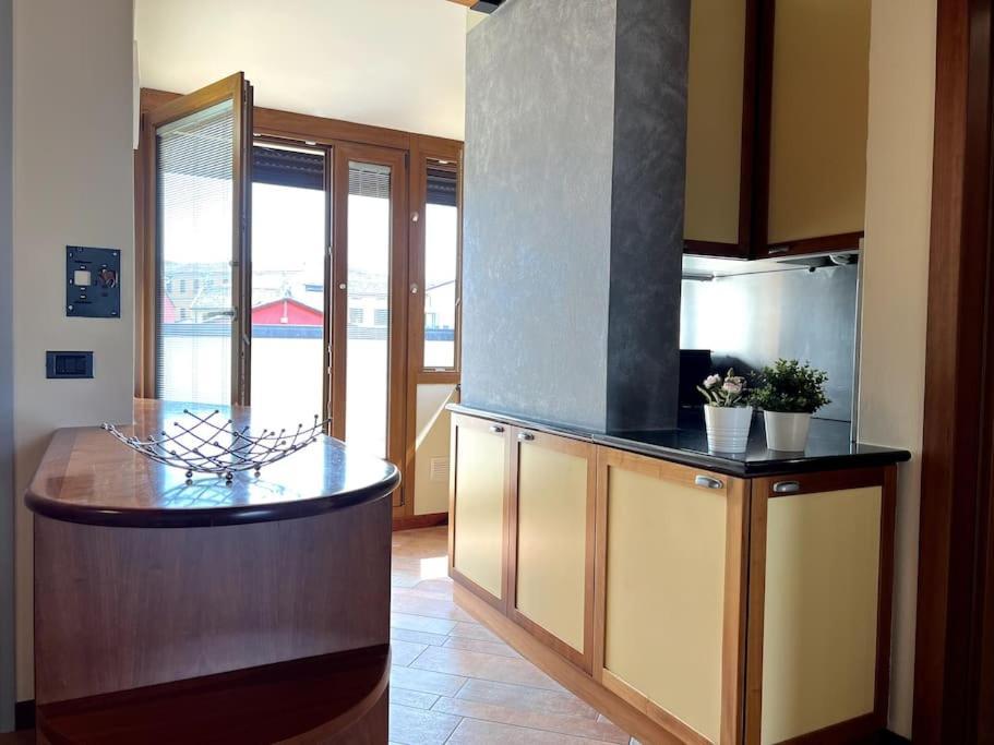 Attico In Piazza Matteotti Desenzano del Garda Exterior foto