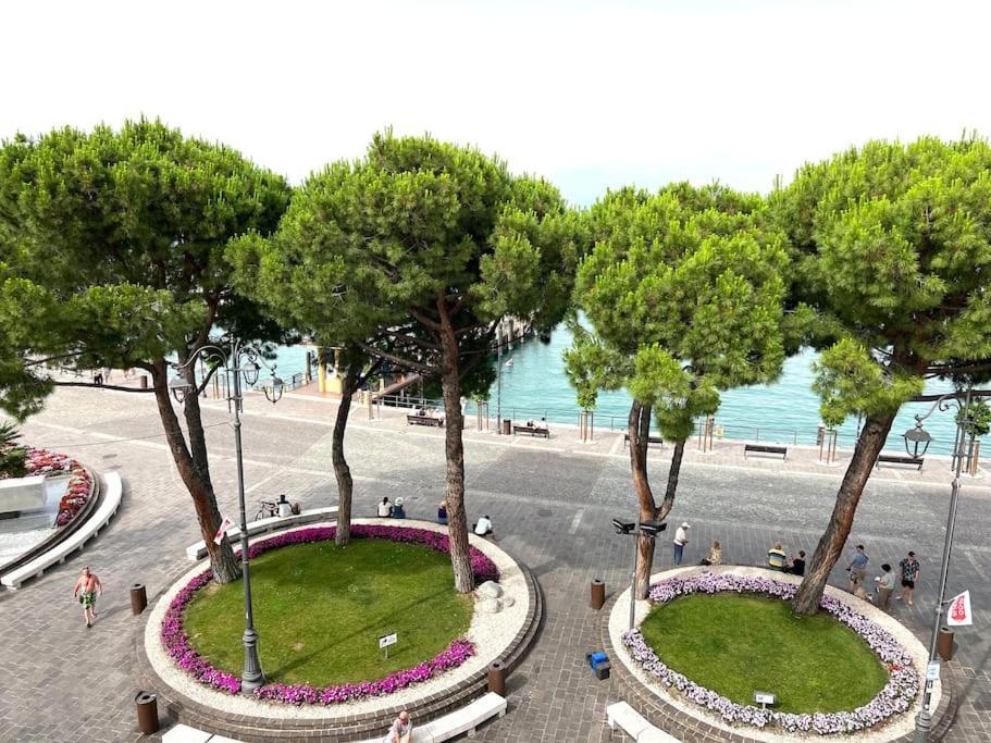 Attico In Piazza Matteotti Desenzano del Garda Exterior foto