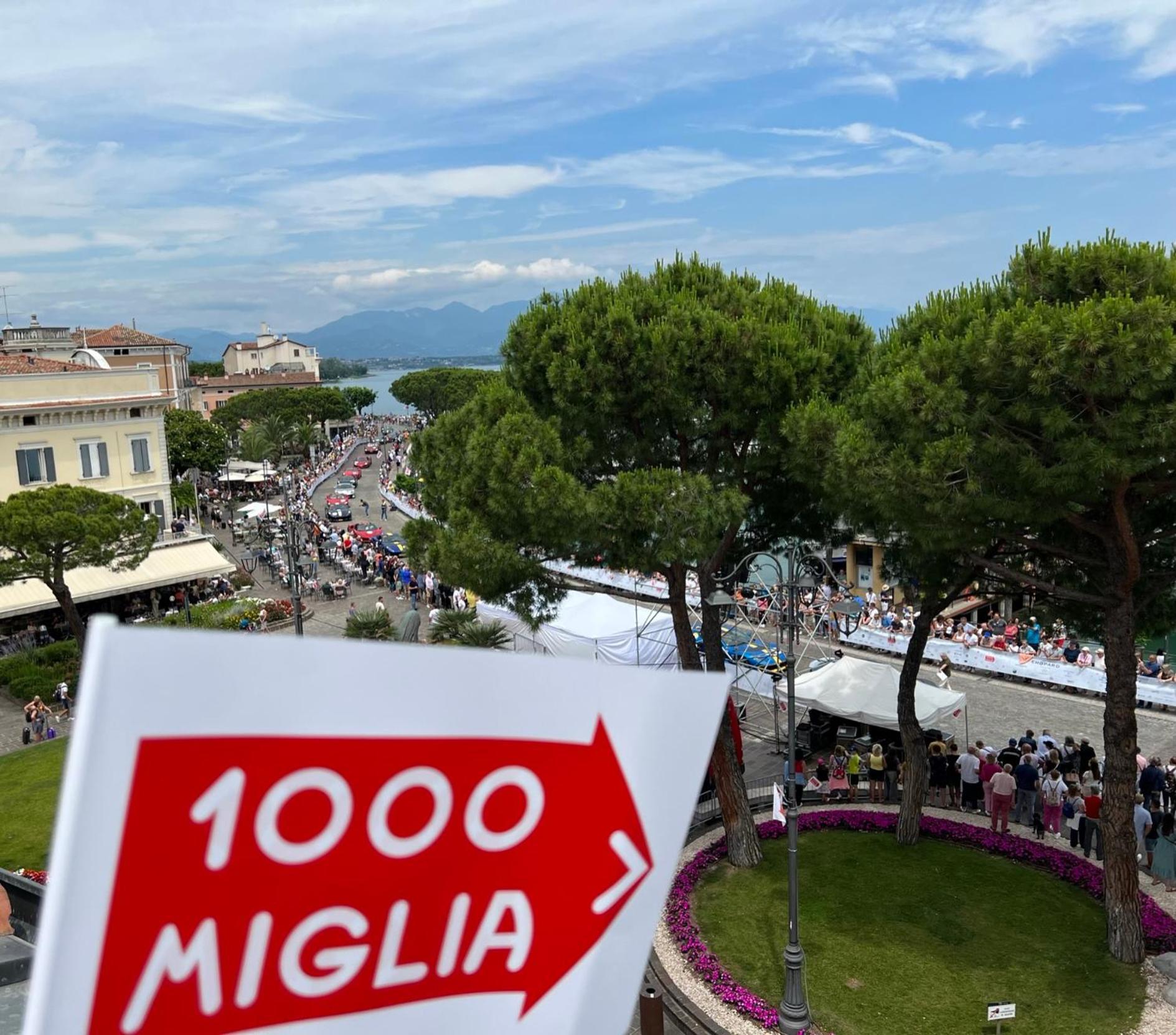 Attico In Piazza Matteotti Desenzano del Garda Exterior foto